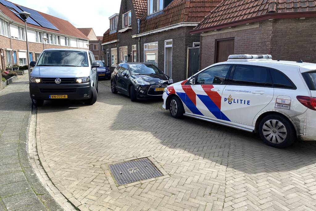 Politie zet woning af na incident