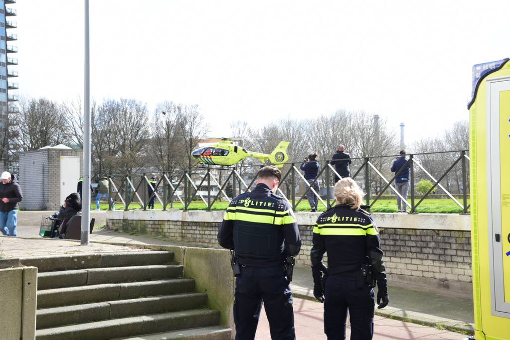 Persoon gereanimeerd na val in water