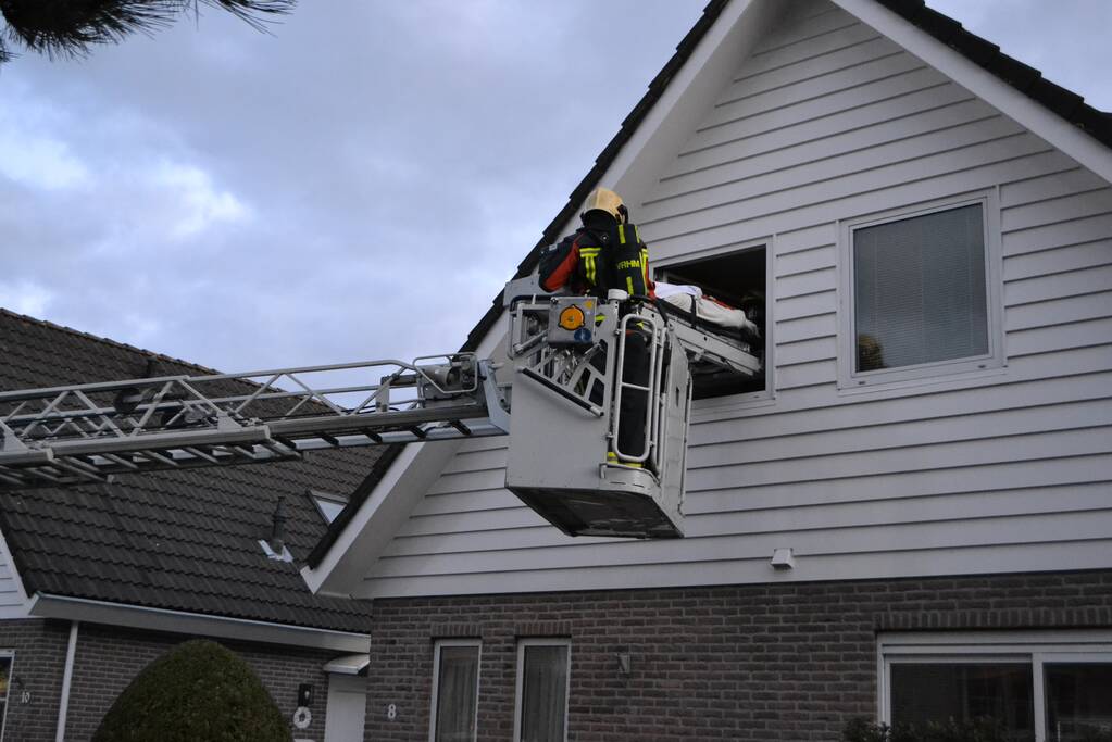 Brandweer komt te hulp bij afhijsing coronapatient