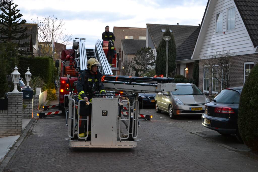Brandweer komt te hulp bij afhijsing coronapatient