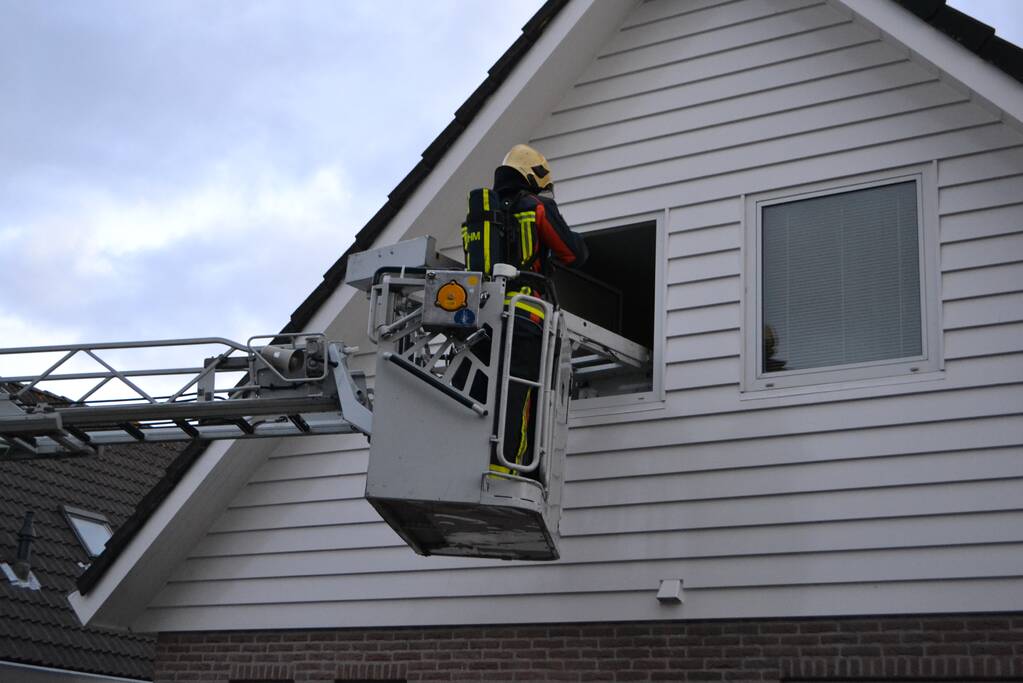 Brandweer komt te hulp bij afhijsing coronapatient