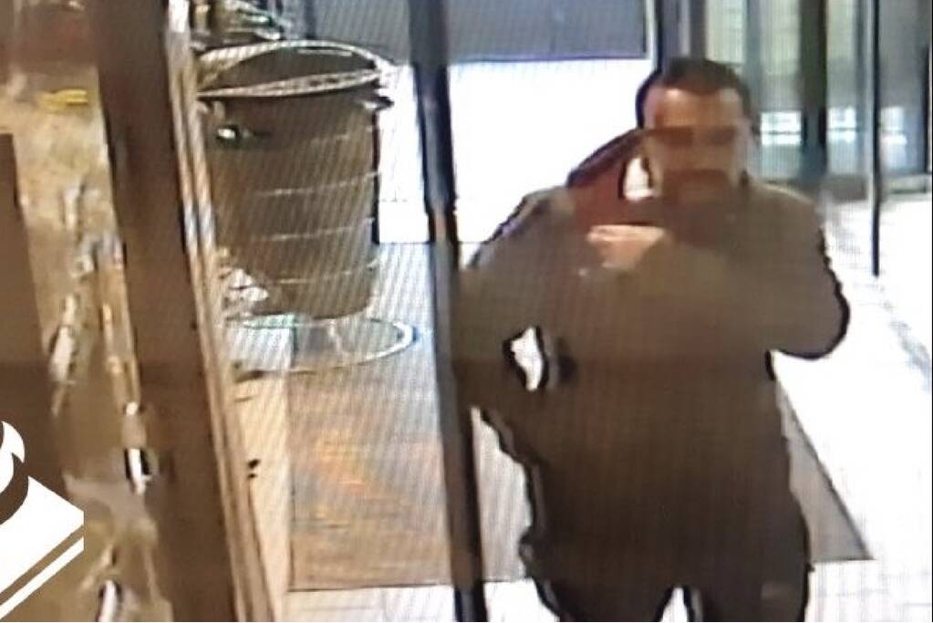 Vader omgekomen familie gezien bij supermarkt en snackbar