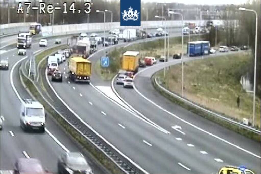 Snelweg dicht na ongeval tussen meerdere voertuigen