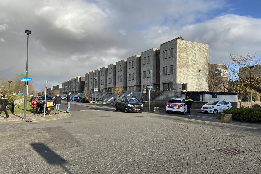 Aanrijding tussen bestelscooter en personenauto