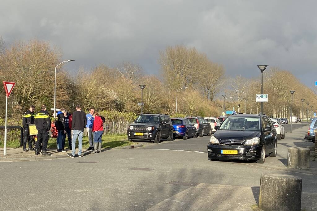 Aanrijding tussen bestelscooter en personenauto