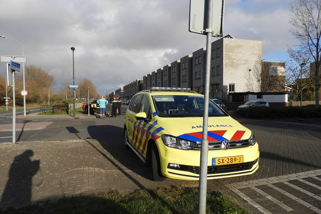 Aanrijding tussen bestelscooter en personenauto