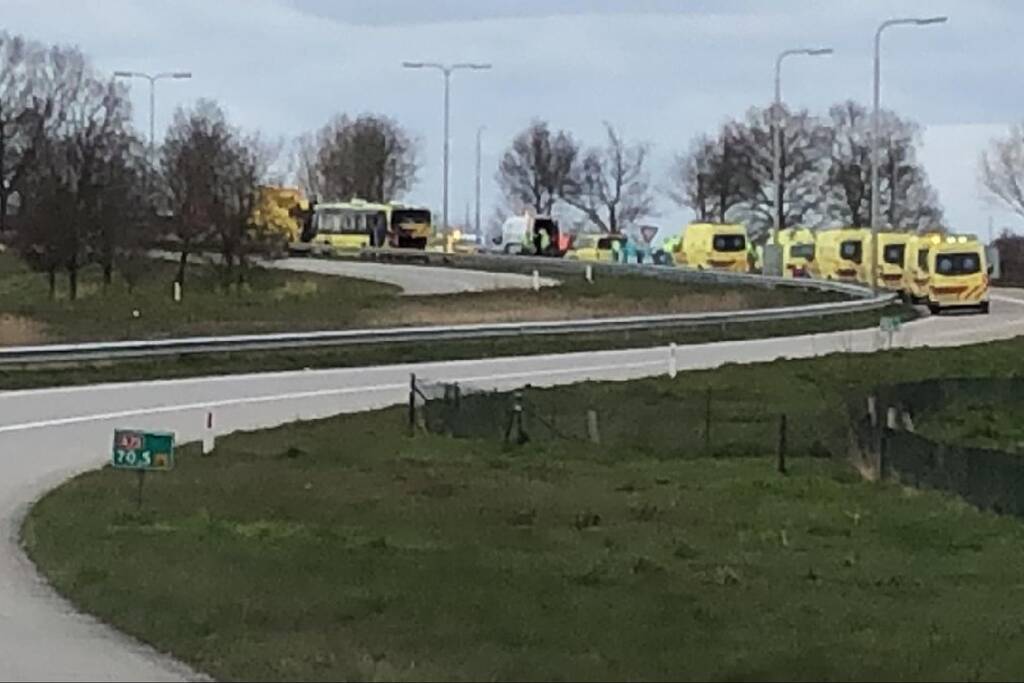 IC-ambulancebus met coronapatiënten strandt