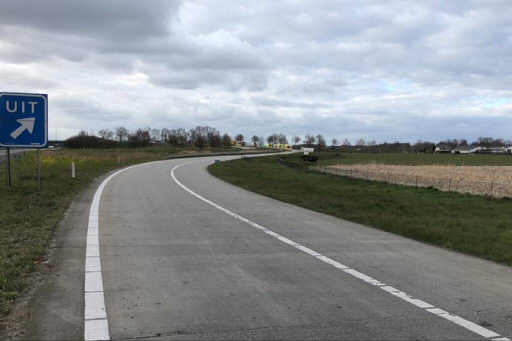 IC-ambulancebus met coronapatiënten strandt