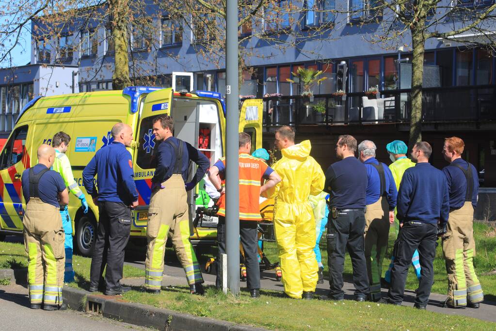Coronapatiënt uit woning gehaald in Nieuwland