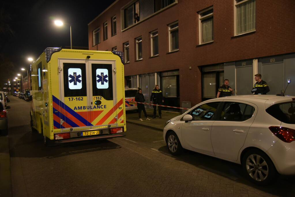 Gewonde na steekpartij in woning