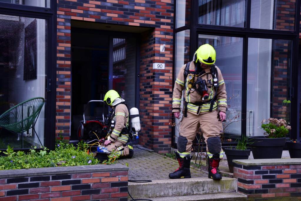 Meerdere voertuigen in brand in parkeergarage