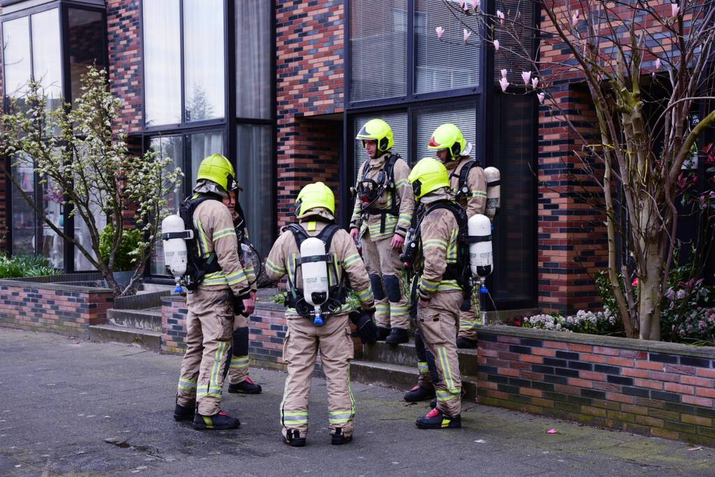 Meerdere voertuigen in brand in parkeergarage
