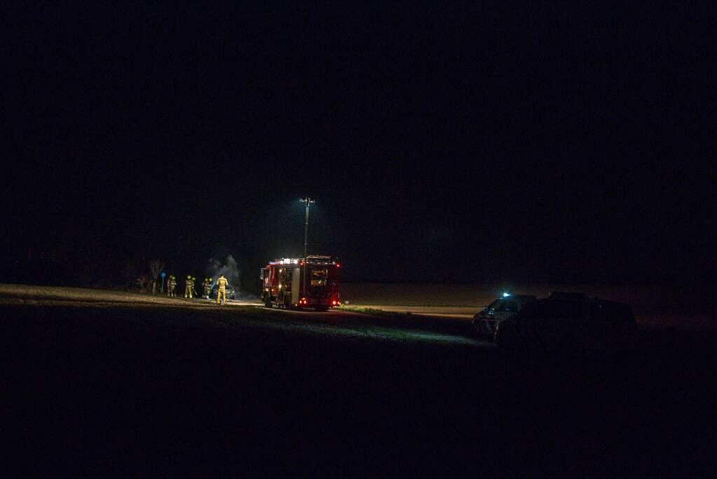 Auto gaat in vlammen op