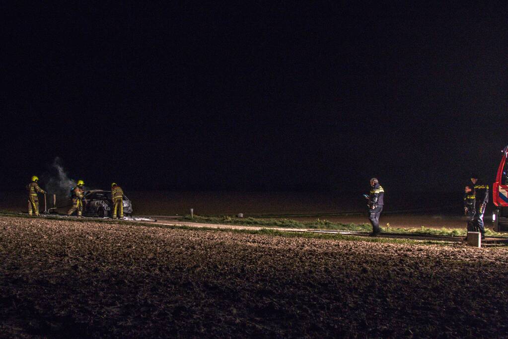 Auto gaat in vlammen op