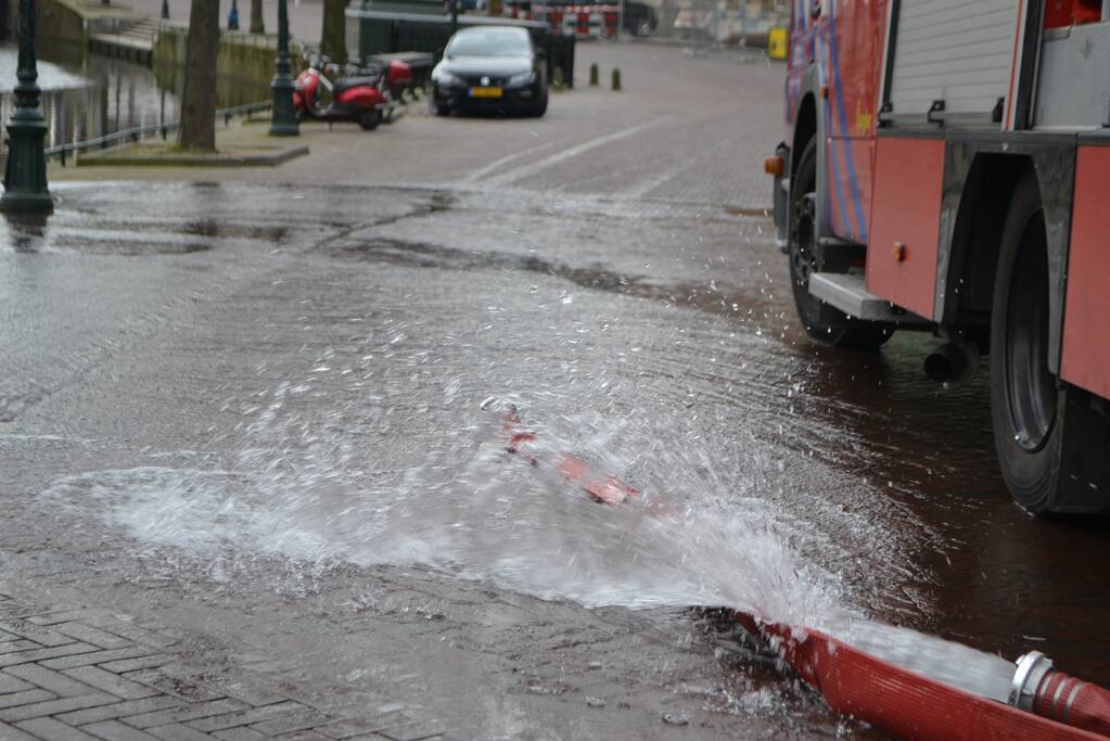 Sprinklerinstallatie oude Hudson Bay gebouw gaat af