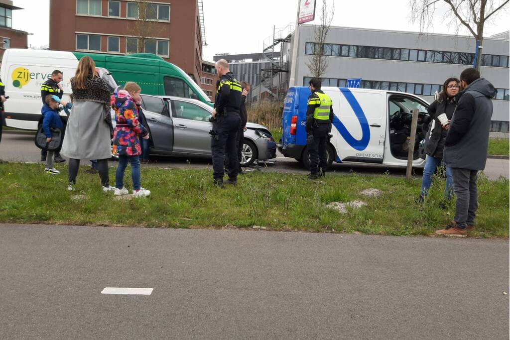 Kinderen gewond bij kop-staart aanrijding
