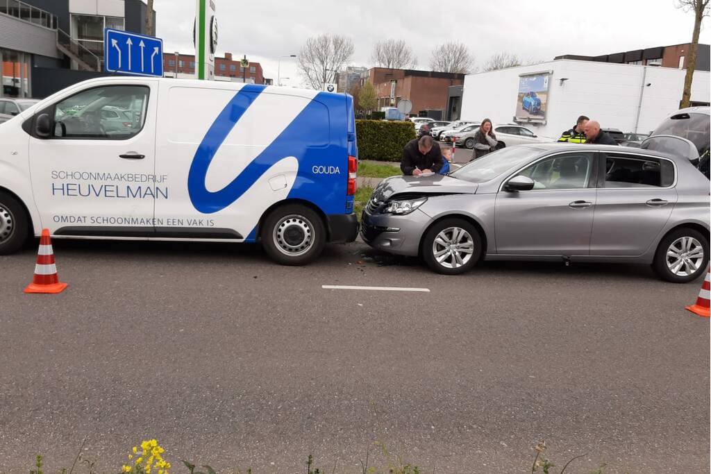 Kinderen gewond bij kop-staart aanrijding
