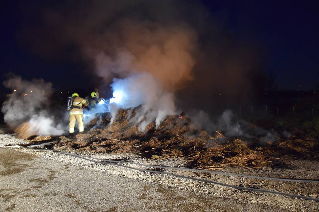 Veel rookontwikkeling bij brand in hooibalen