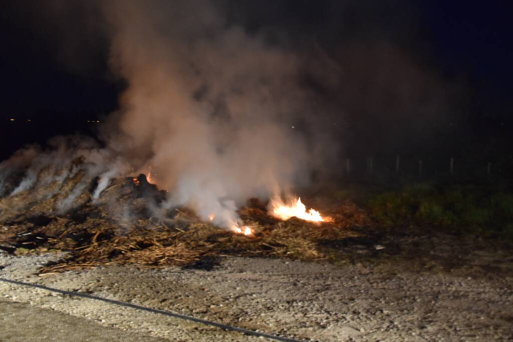 Veel rookontwikkeling bij brand in hooibalen