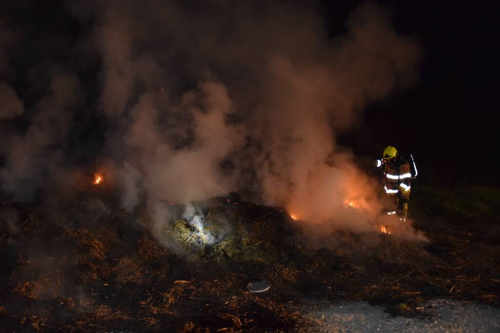 Veel rookontwikkeling bij brand in hooibalen