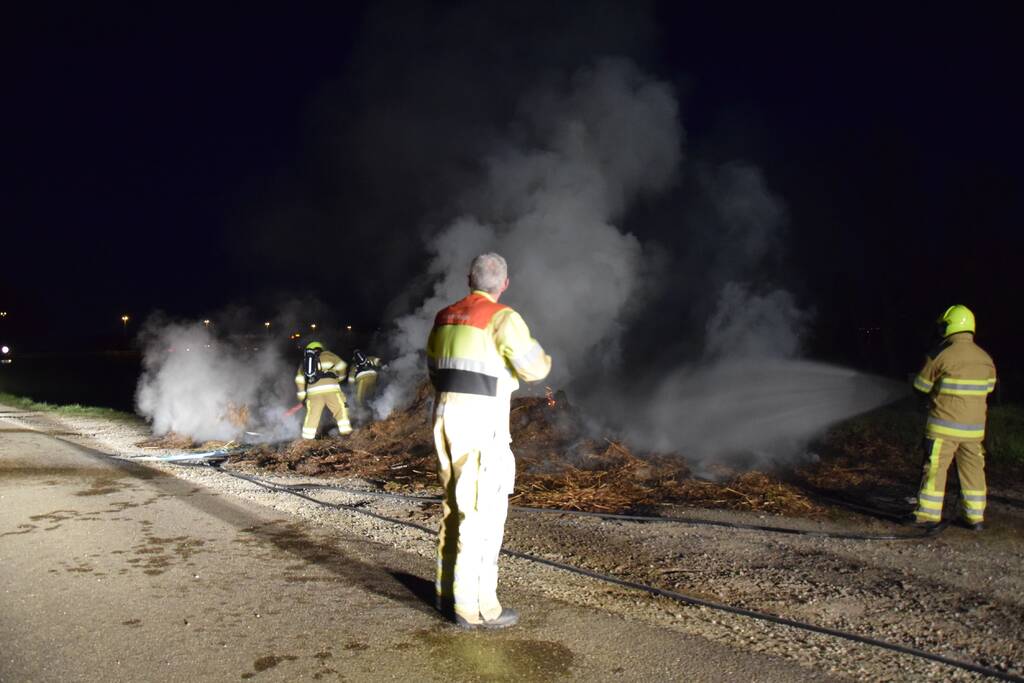 Veel rookontwikkeling bij brand in hooibalen