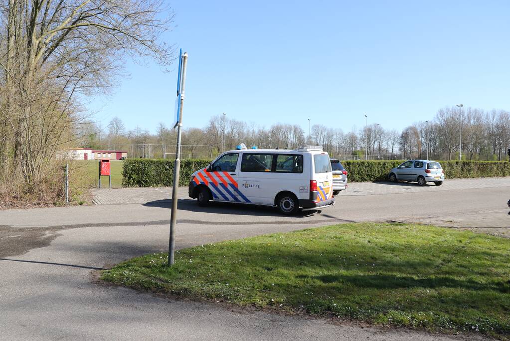 Auto op mysterieuze wijze te water geraakt