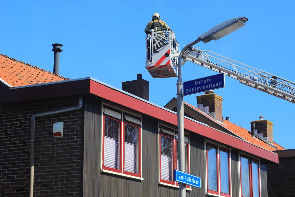 Woning vol rook bij brand in schoorsteen