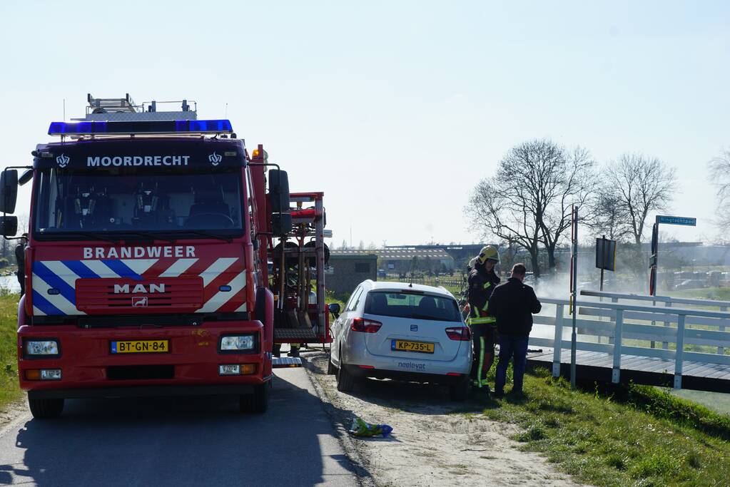 Scooter vliegt spontaan in brand