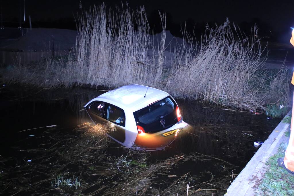 Auto te water geraakt