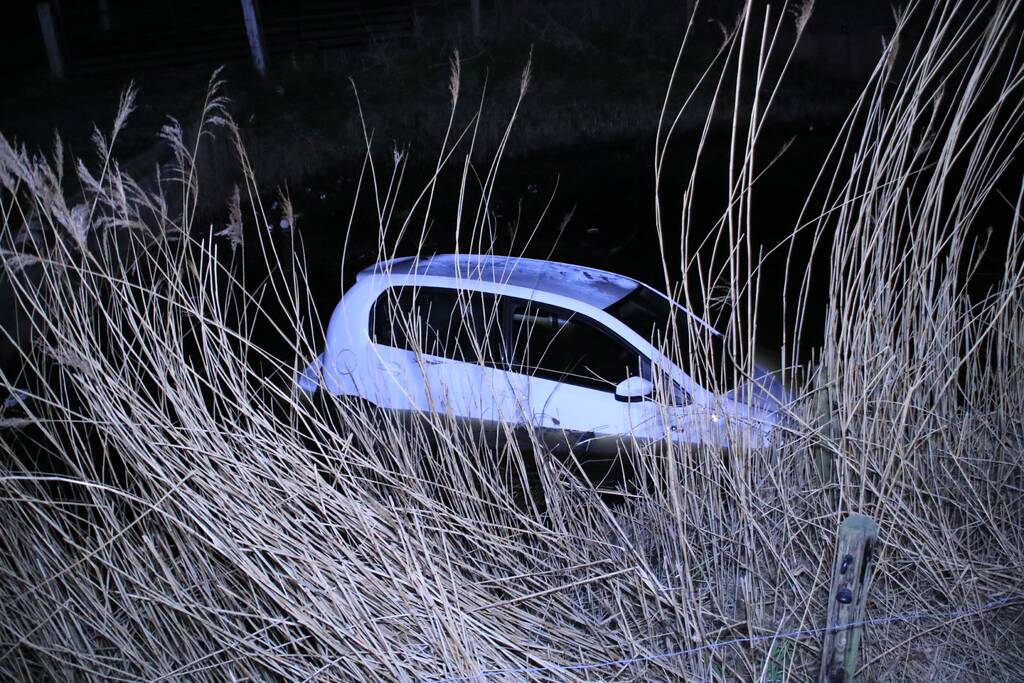 Auto te water geraakt