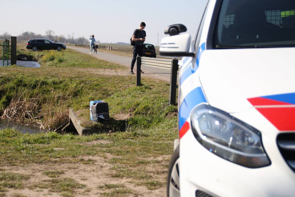 Jerrycans met mogelijk drugsafval aangetroffen