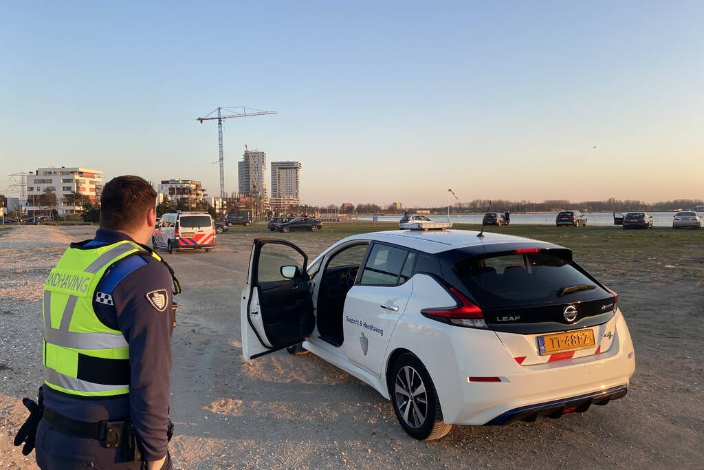 Strandboulevard Nesselande druk met bezoekers