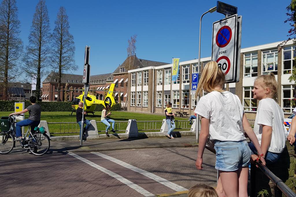 Traumahelikopter landt voor incident in bovenwoning