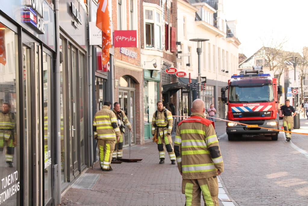 Lek in gasleiding bij kledingzaak Paprika