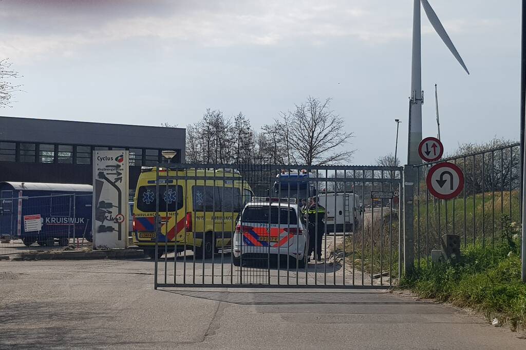 Persoon gewond op afvalbrengstation