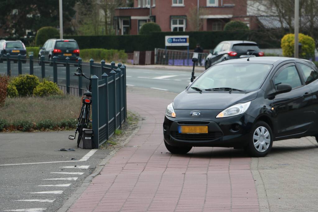 Fietser gewond na aanrijding met auto