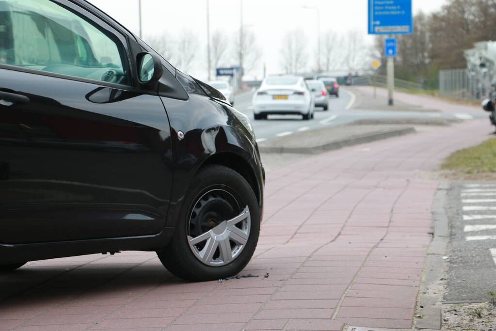 Fietser gewond na aanrijding met auto