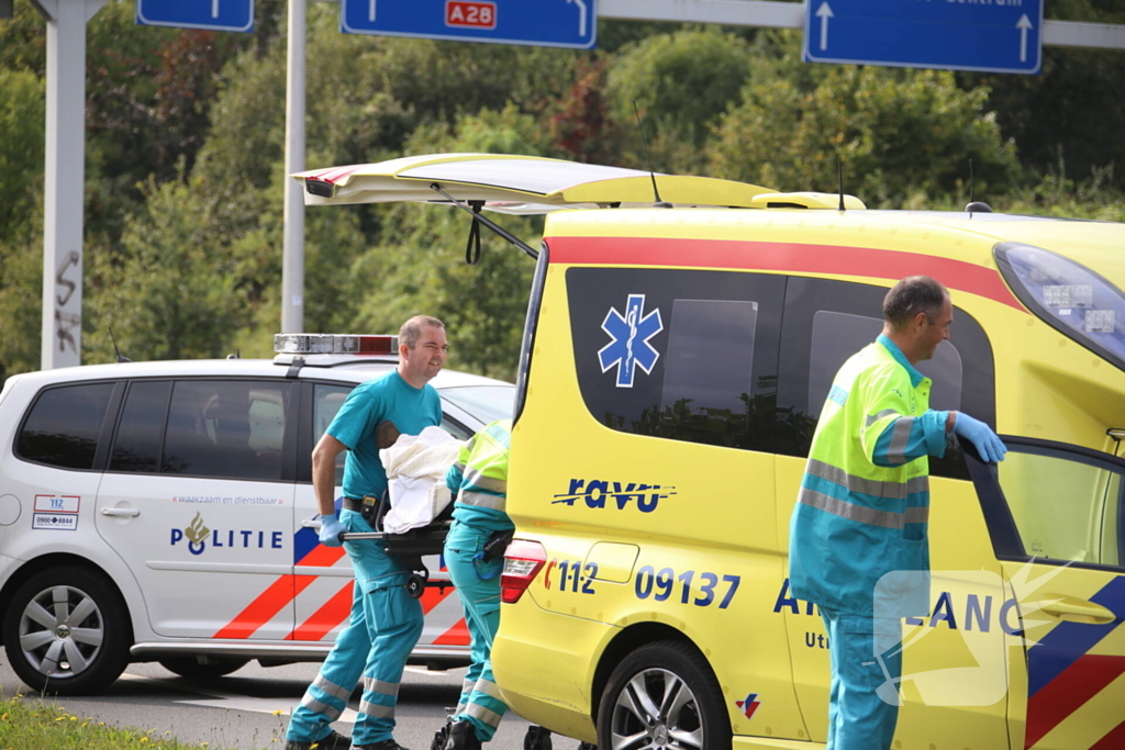 Slachtoffer van verkeersongeval in ziekenhuis overleden