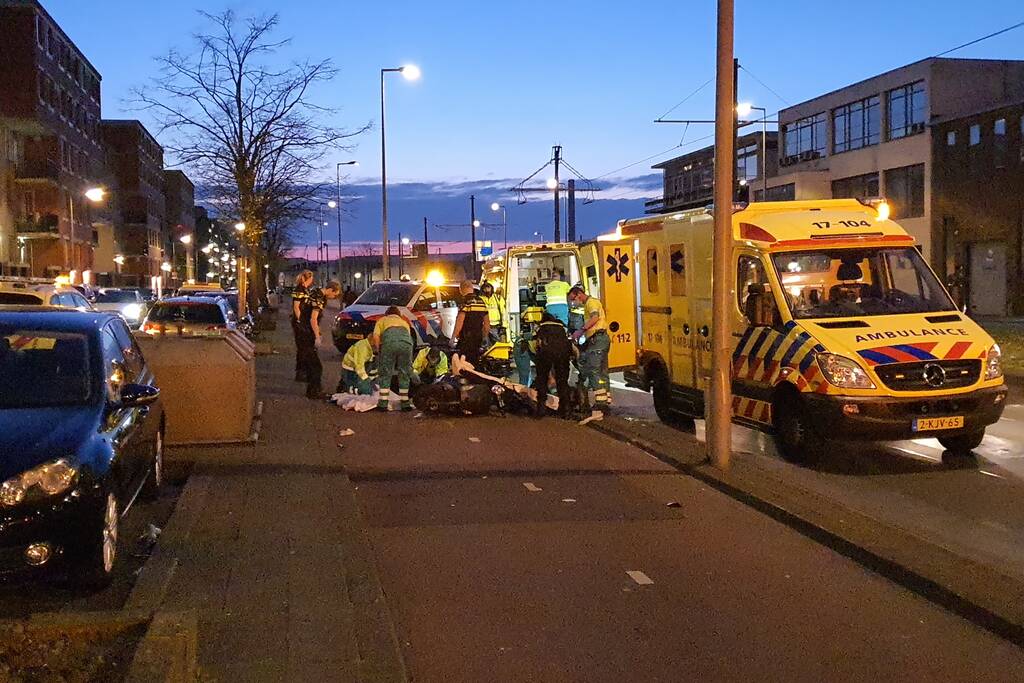 Twee gewonden na valpartij met scooter