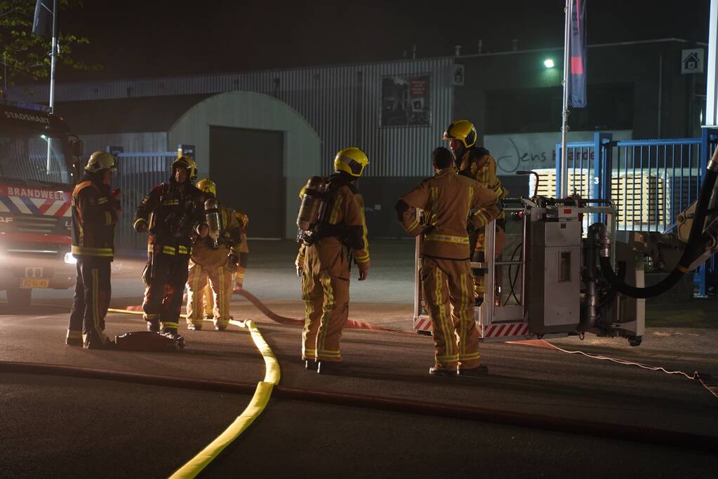 Zeer grote brand in bedrijfspand Holabouw BV