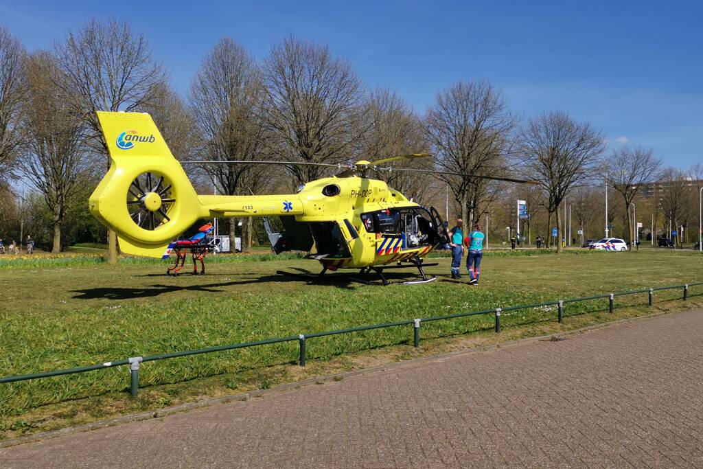 Coronahelikopter geland bij ziekenhuis Gelderse Vallei