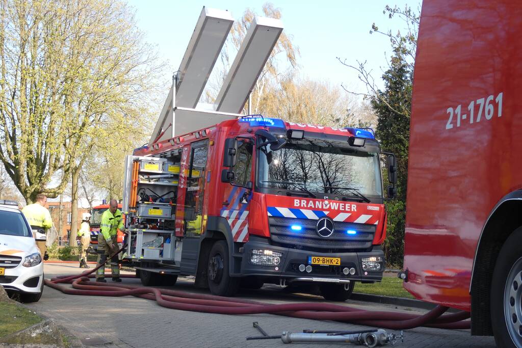 Veel rook bij uitslaande woningbrand