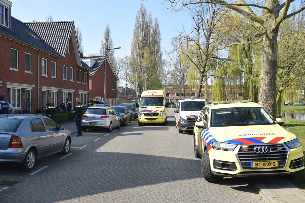 Klein kind krijgt heet water over zich heen, raakt ernstig gewond