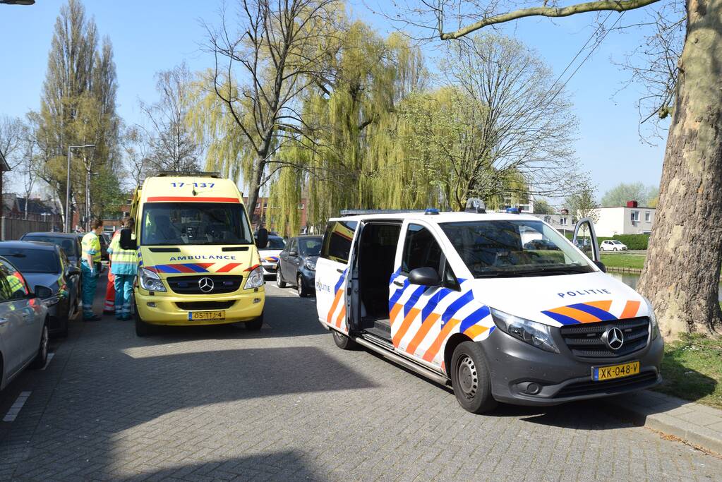 Klein kind krijgt heet water over zich heen, raakt ernstig gewond
