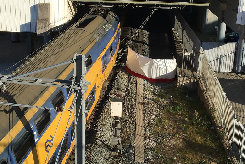 Persoon overleden bij aanrijding trein Utrecht CS