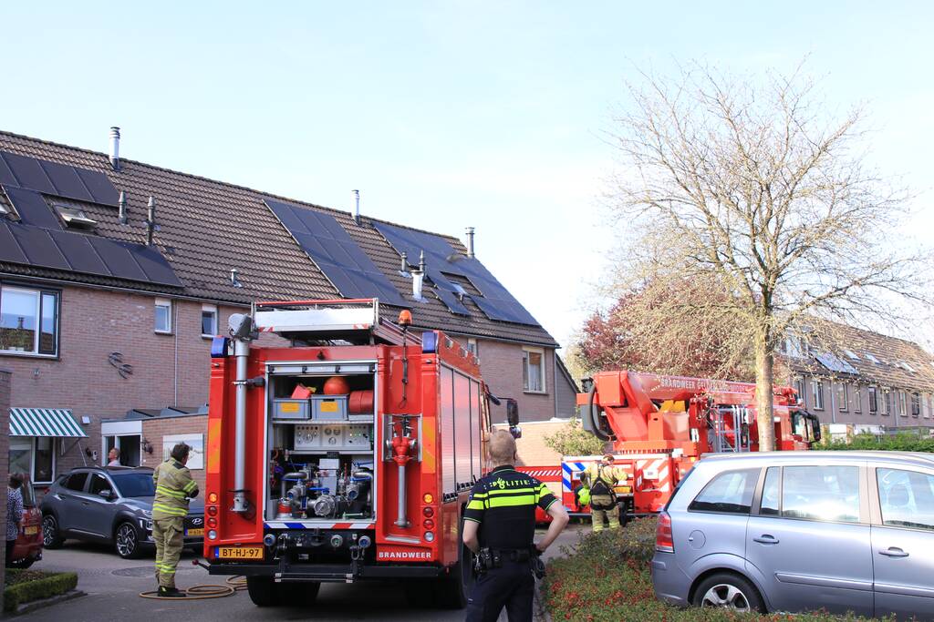 Wespennest wegbranden zorgde voor dakbrand