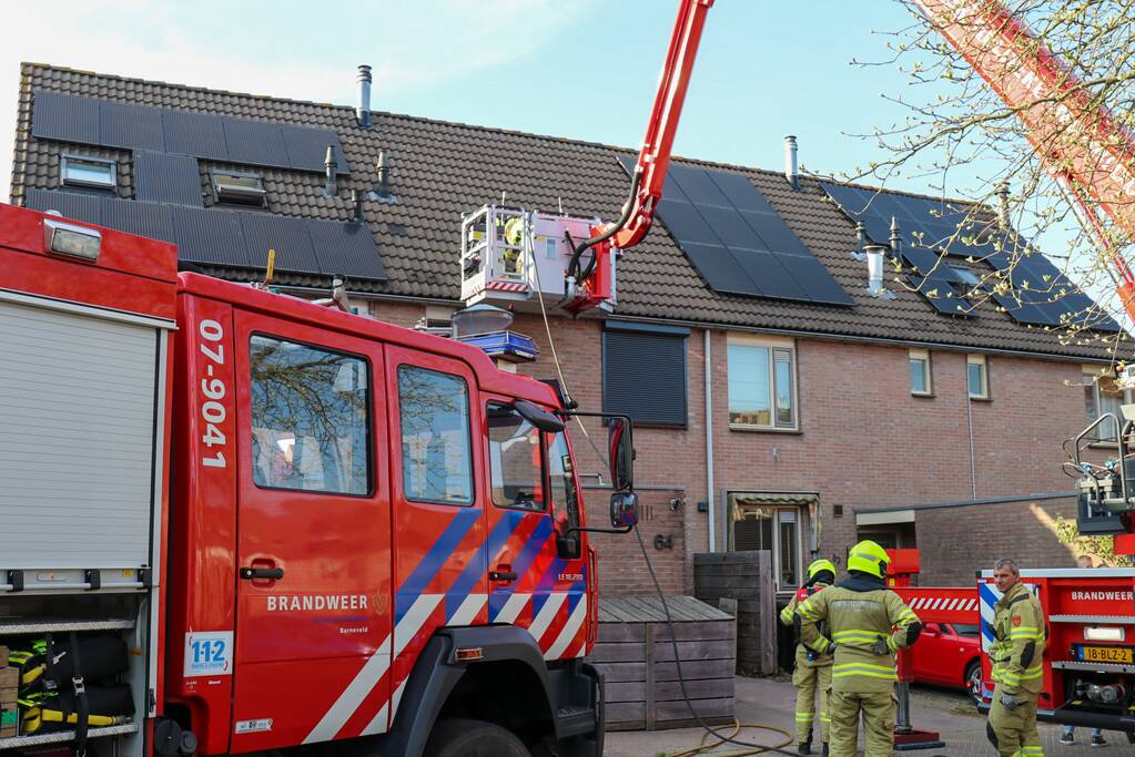 Wespennest wegbranden zorgde voor dakbrand