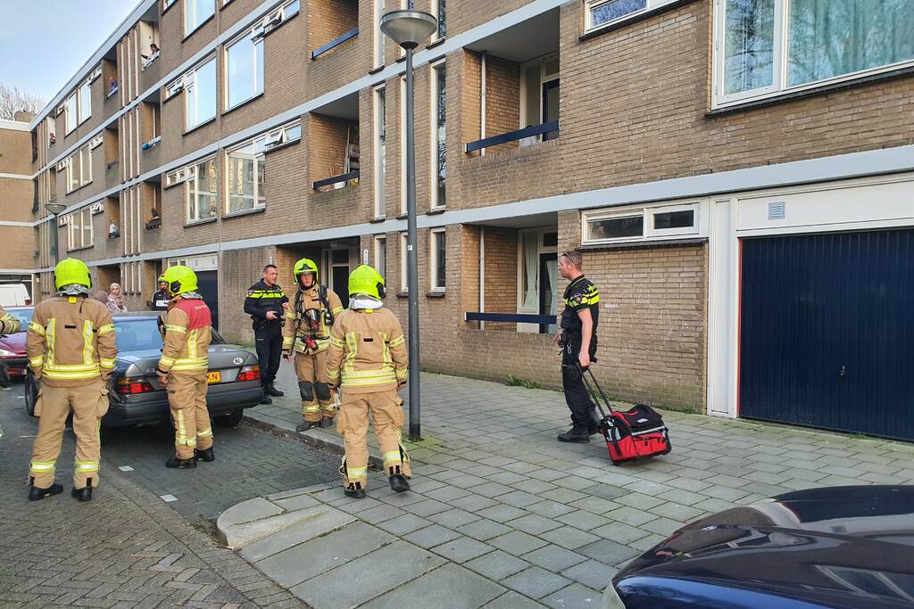 Kind binnen, ouder buiten