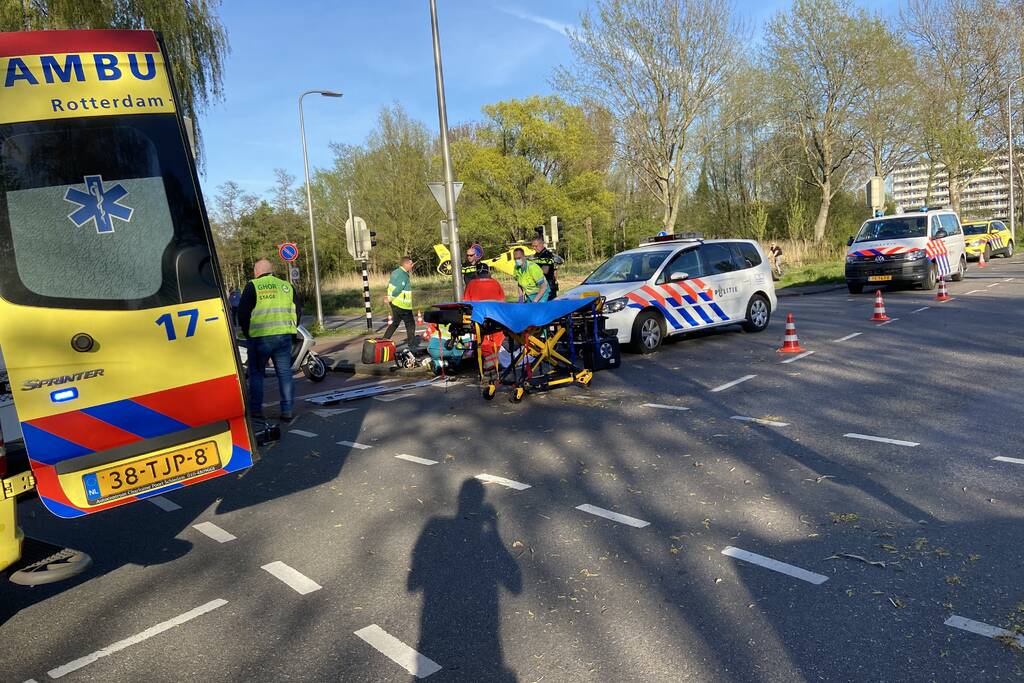 Persoon ernstig gewond na aanrijding met politiewagen