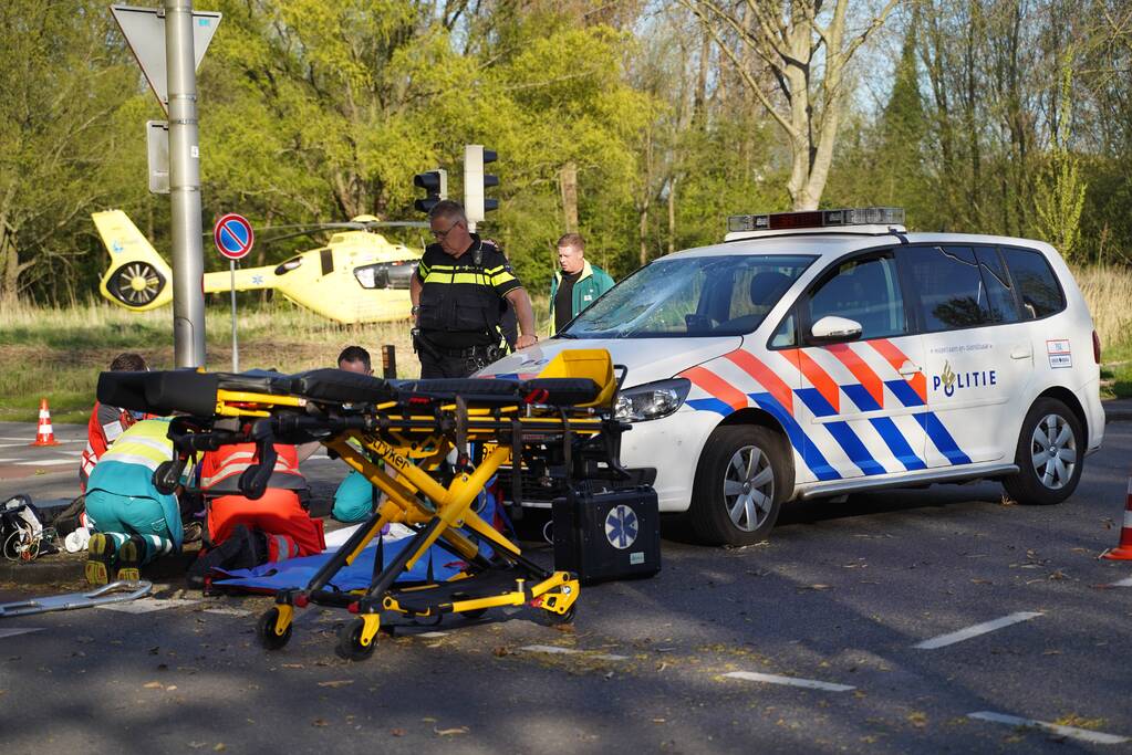 Persoon ernstig gewond na aanrijding met politiewagen